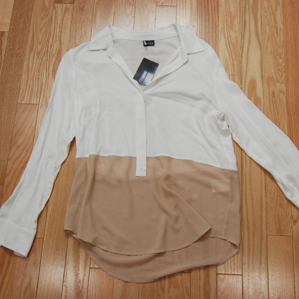 NWT Sparkle & Fade Button Up Top